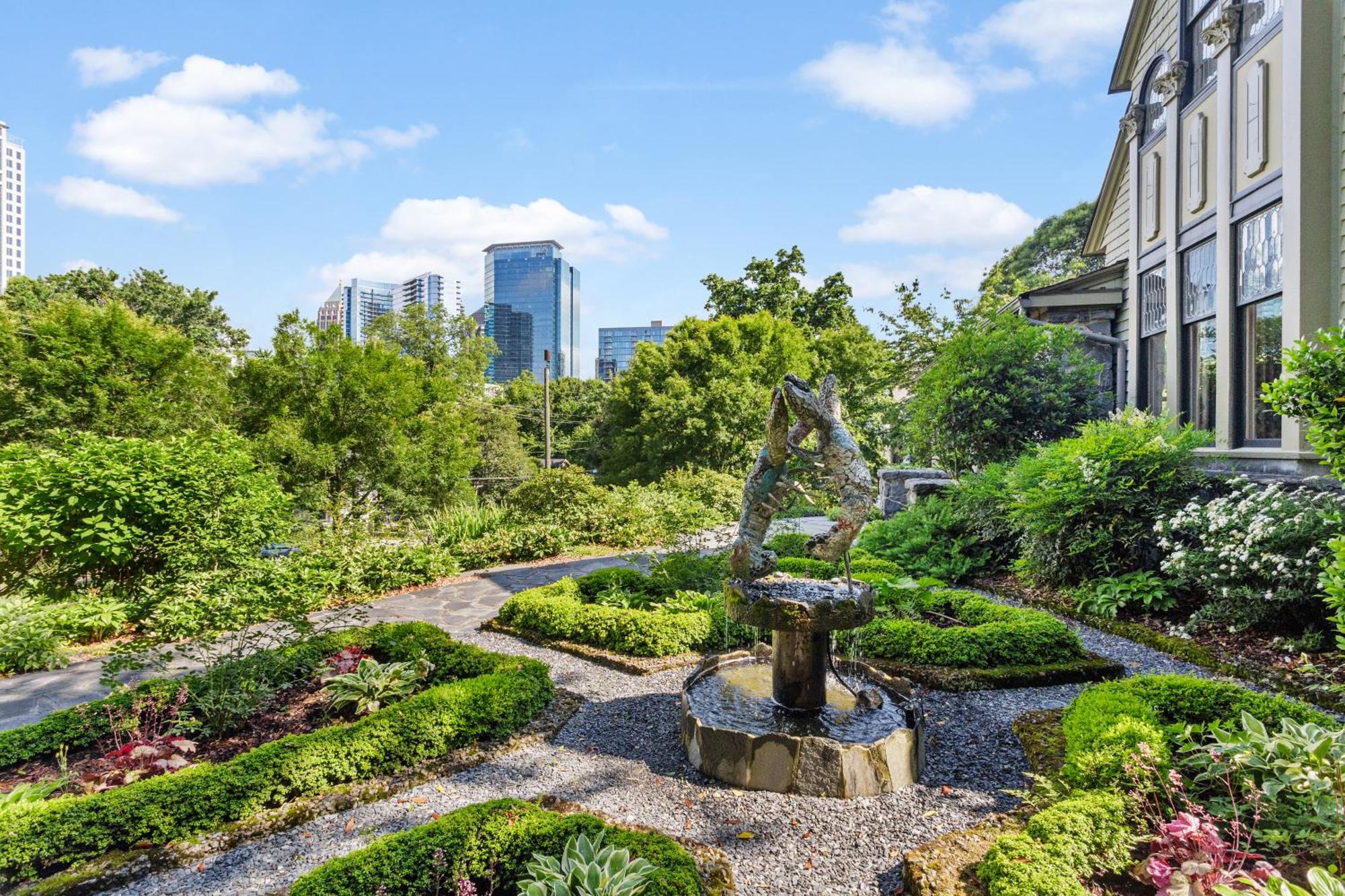 Stonehurst Place Bed & Breakfast Atlanta Exterior photo