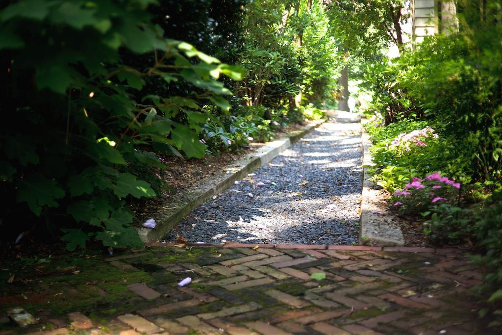 Stonehurst Place Bed & Breakfast Hotel Atlanta Exterior photo